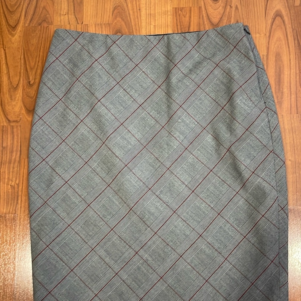 The limited Pencil Skirt